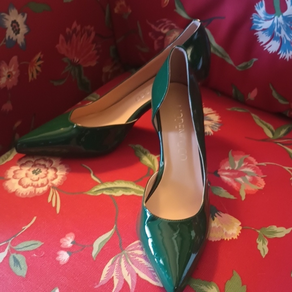 Elegant Green Patent Leather Heels